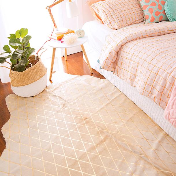 Arlequin Hide - Caramel Base 7' x 7' - 4m2